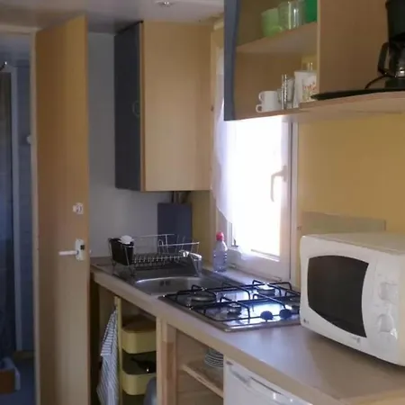 Mobil-home Confortable Avec Terrasse - 4 Pers. - Api-1-52-2791 Campsite